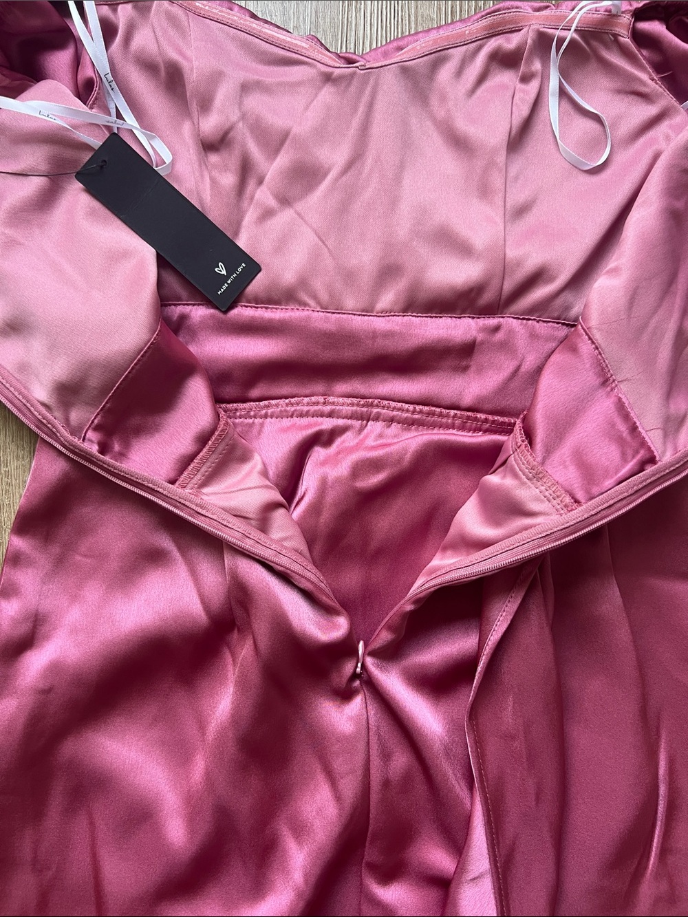 NWT Lulus Women’s Satin Off-the-Shoulder Asymmetrical Pink Mini Dress Size Small - Picture 12 of 16